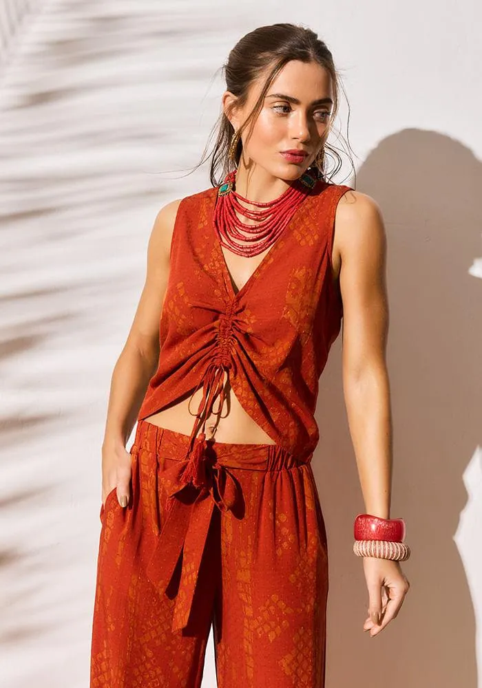 Blusa estampada con fruncido en delantero