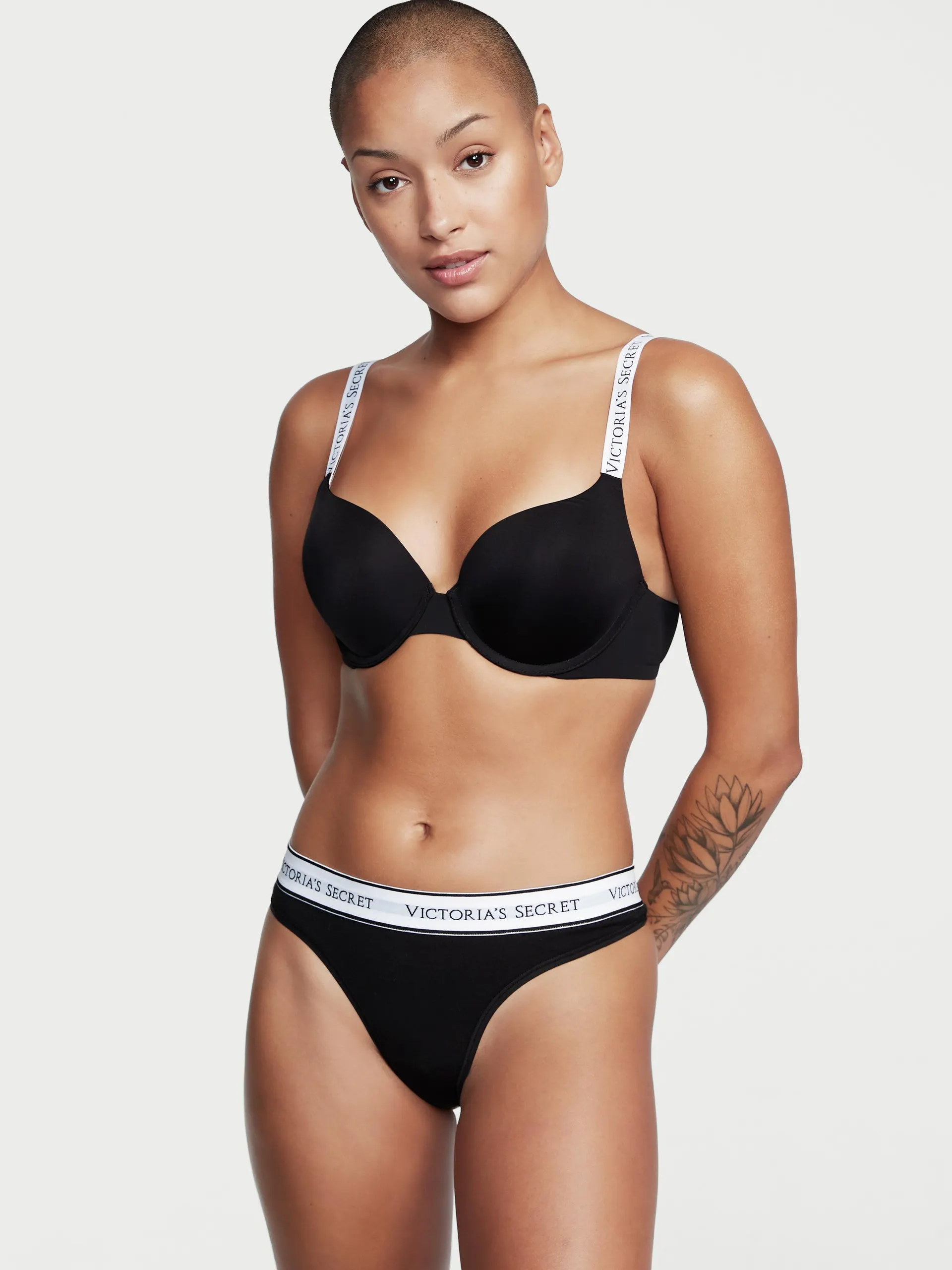 Panty Thong con Logo Negro