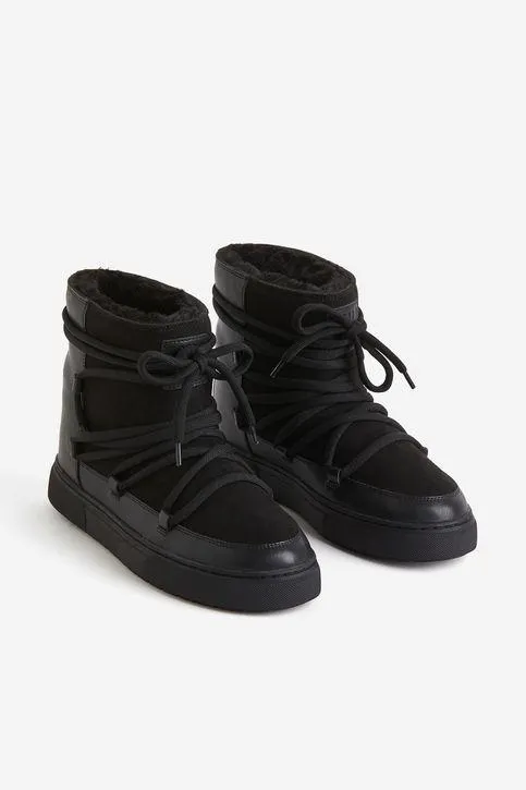 Botines acolchados con cordones