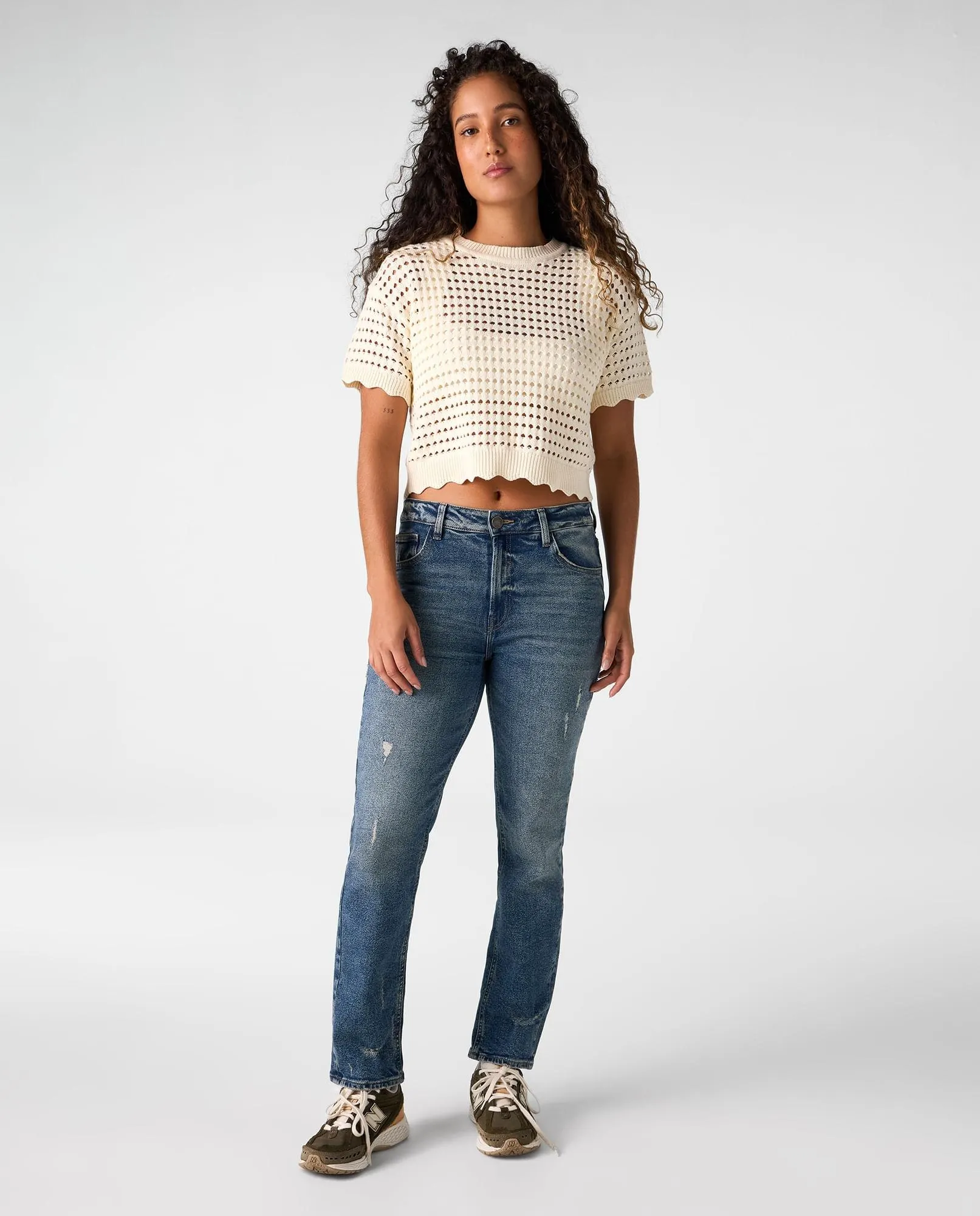 Jean Slim and Straight tiro medio para mujer