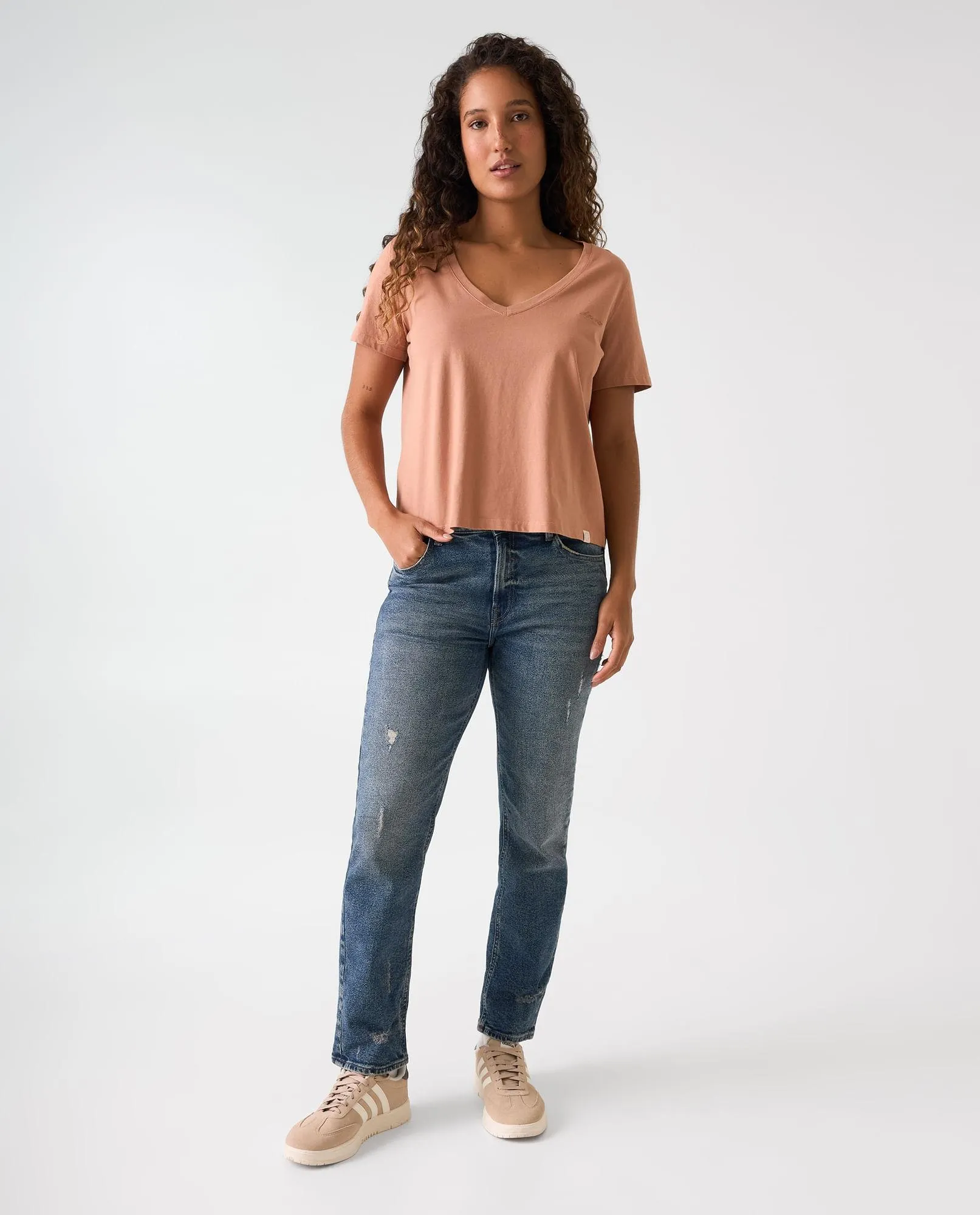 Camiseta con cuello en V para mujer