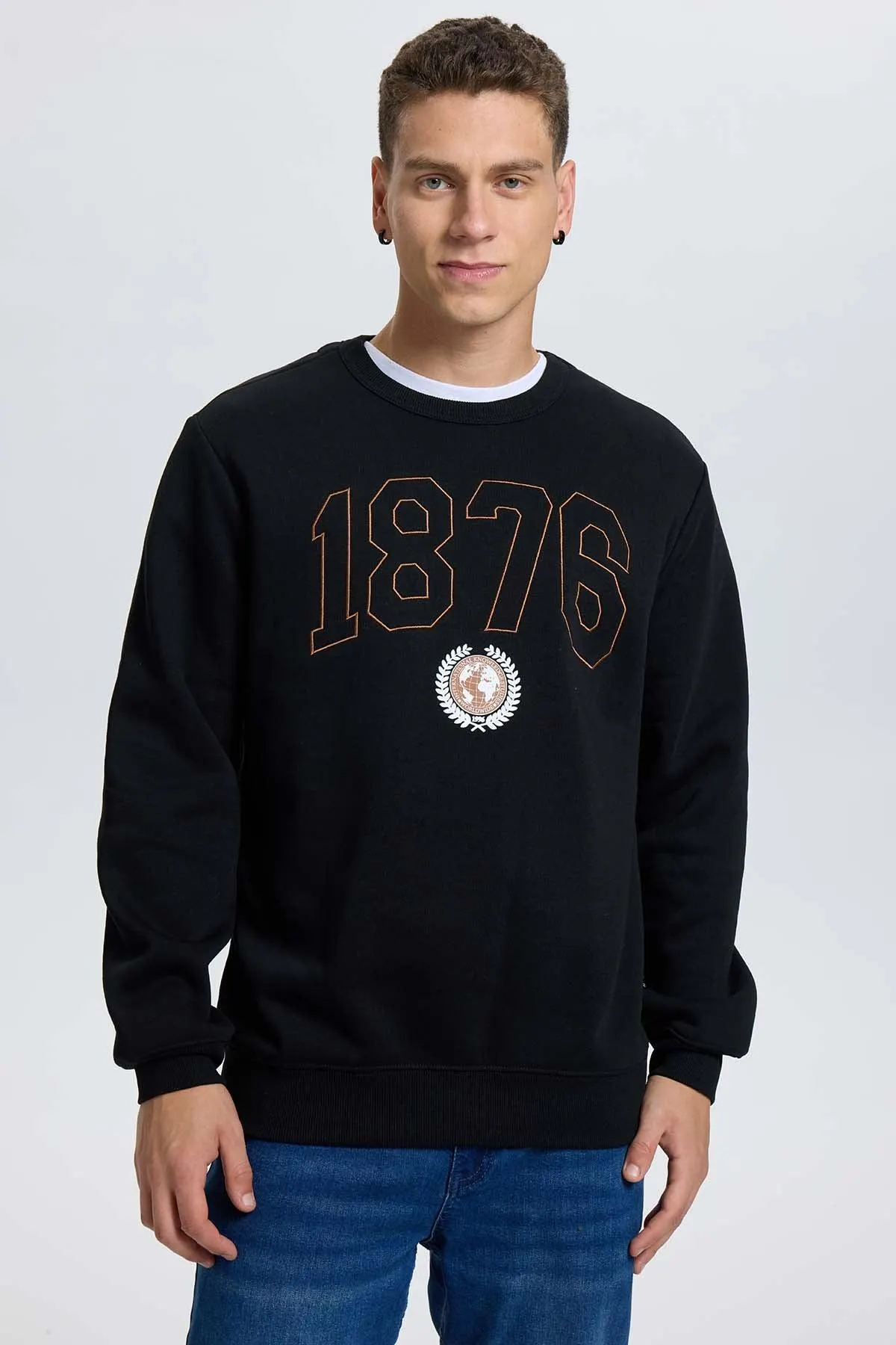 Polerón Hombre Bordado Negro