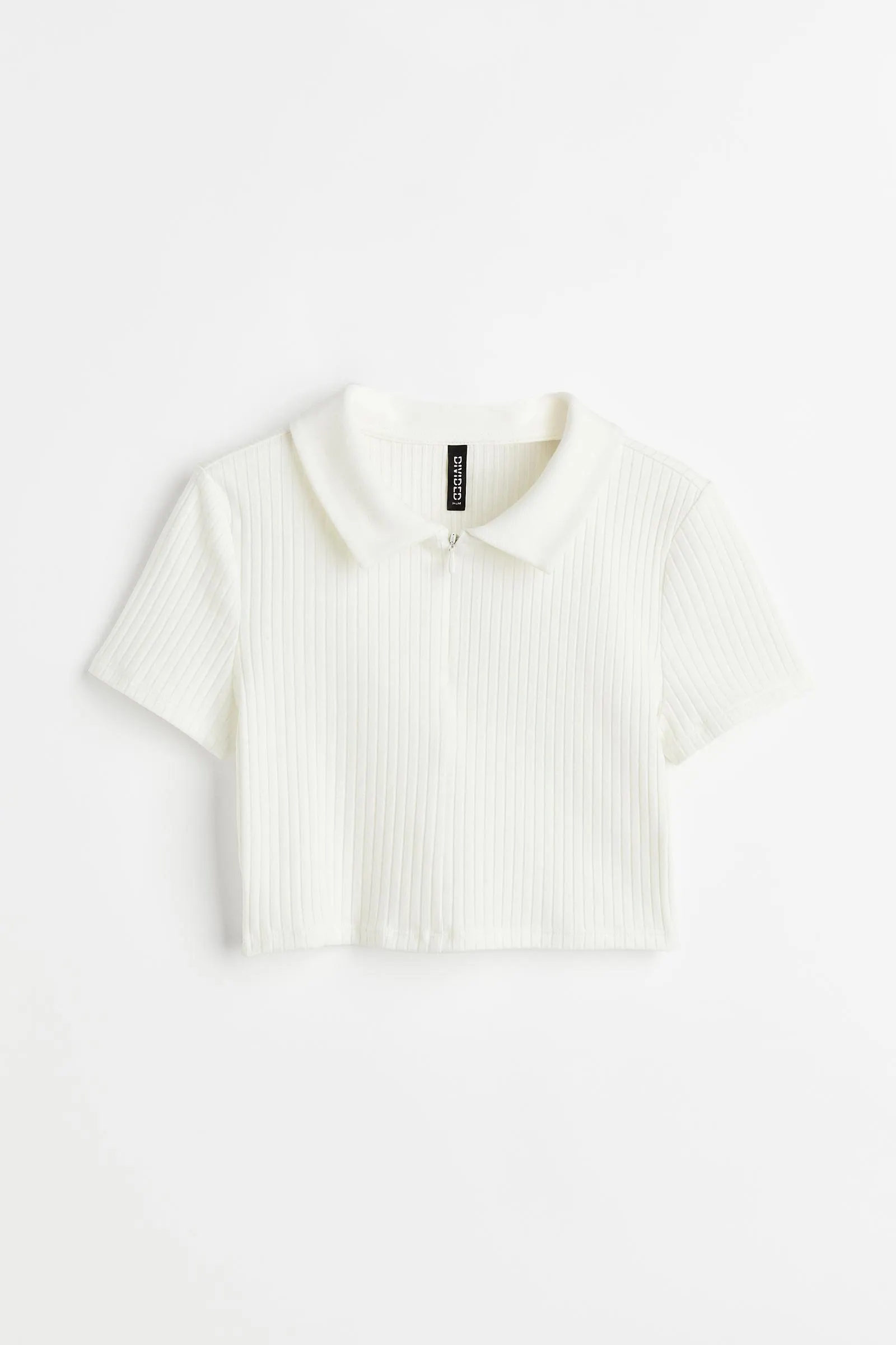 Top cropped con medio cierre