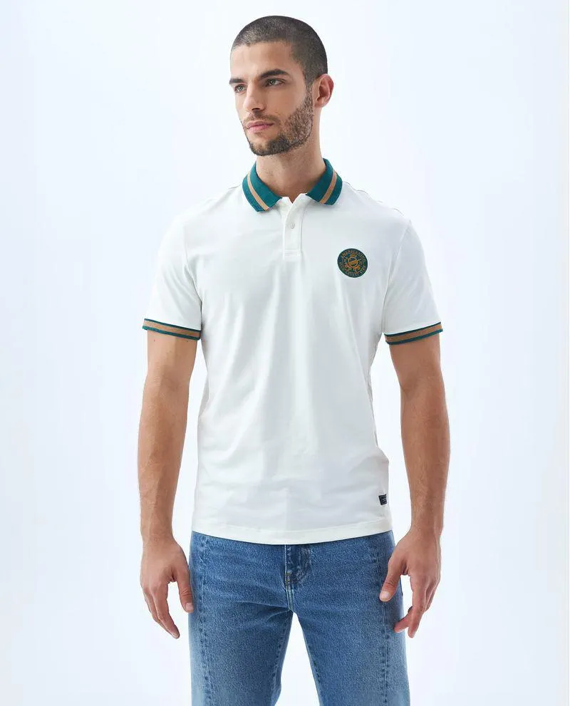 Polo con mini bordado decorativo para hombre
