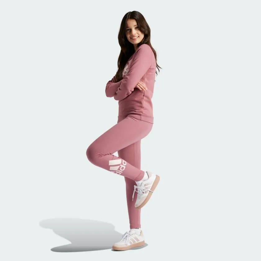 Calzas Essentials Logo Grande Tiro Medio