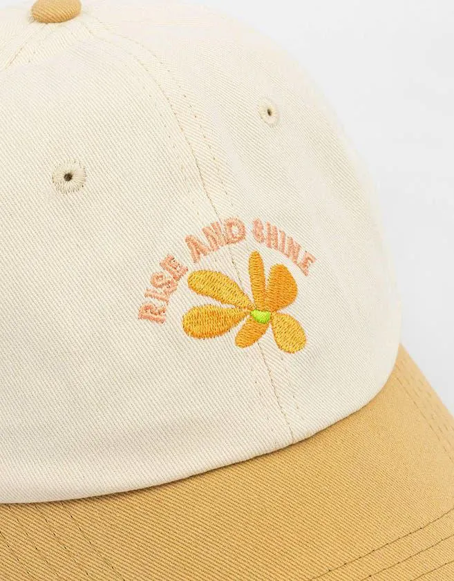 Cap con bordado