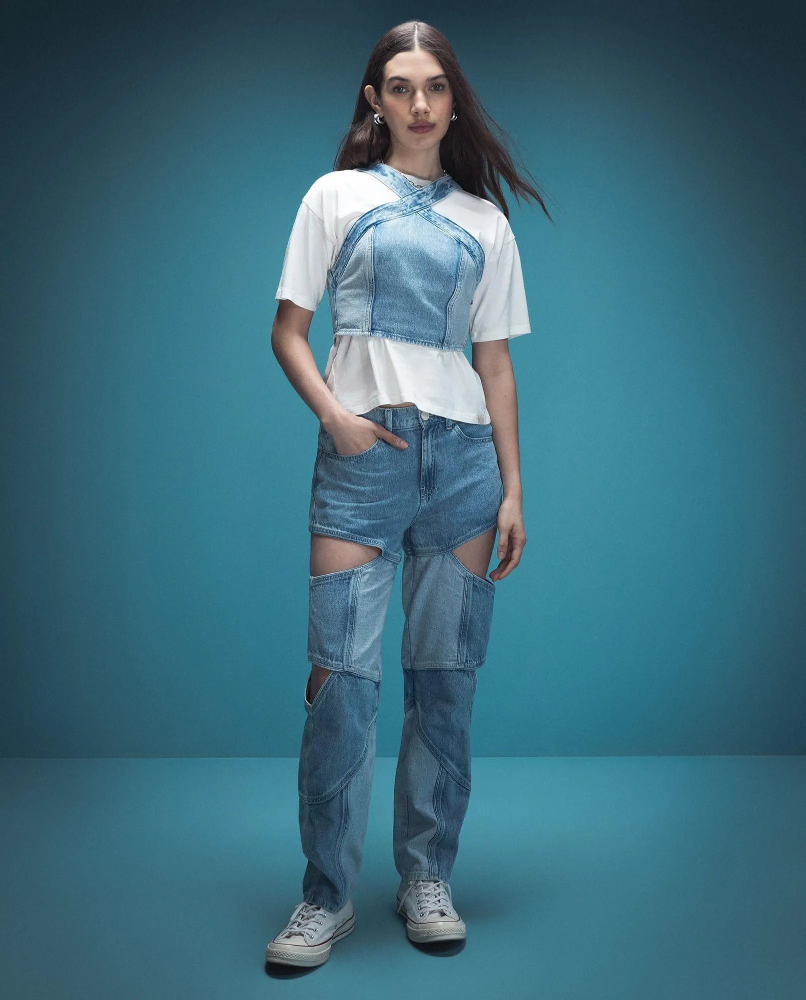 Crop top con cortes en contraste para mujer