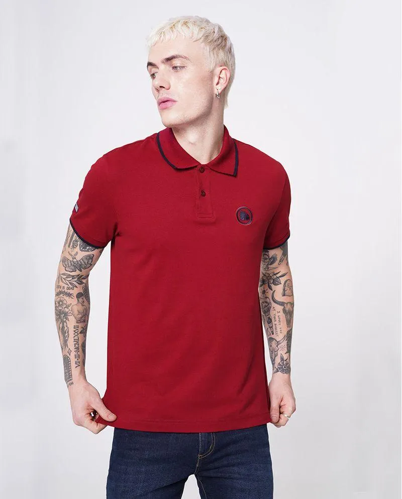 Camiseta tipo polo con líneas en contraste para hombre