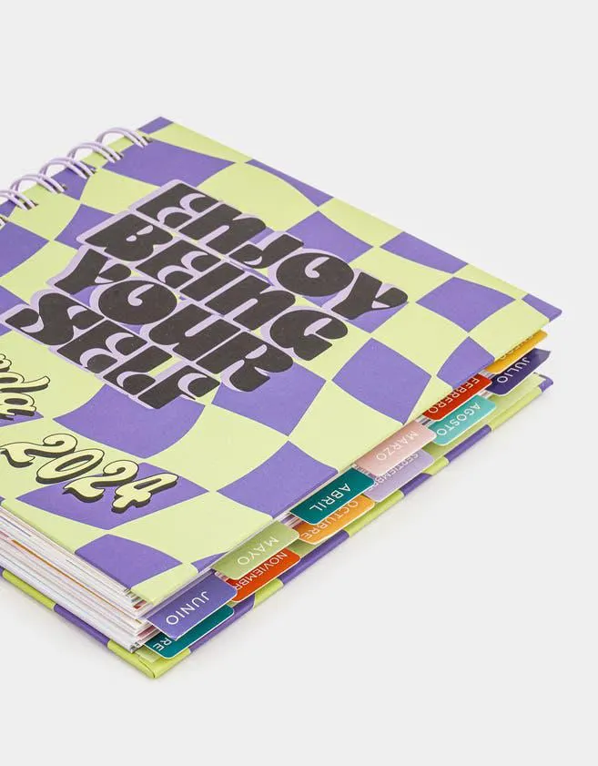 Agenda 2024 con estampa