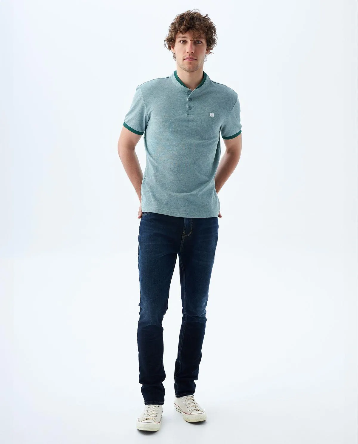 Camiseta tipo polo cuello neru para hombre