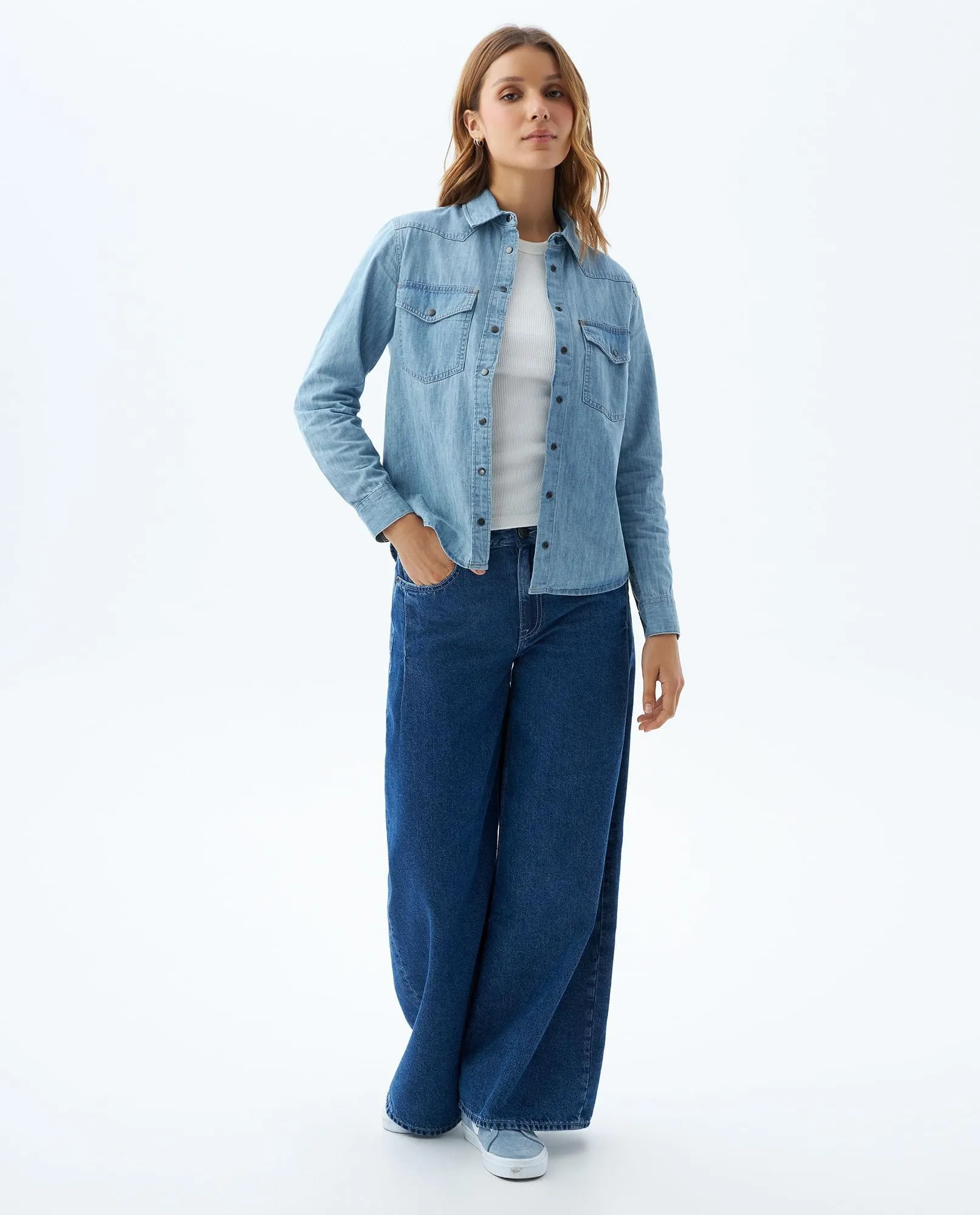 Camisa con bolsillos para mujer