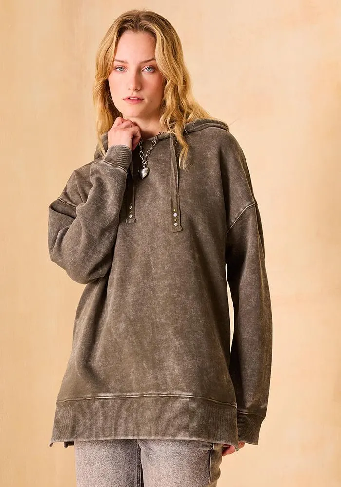 Polerón procesado con aplicación de tachas