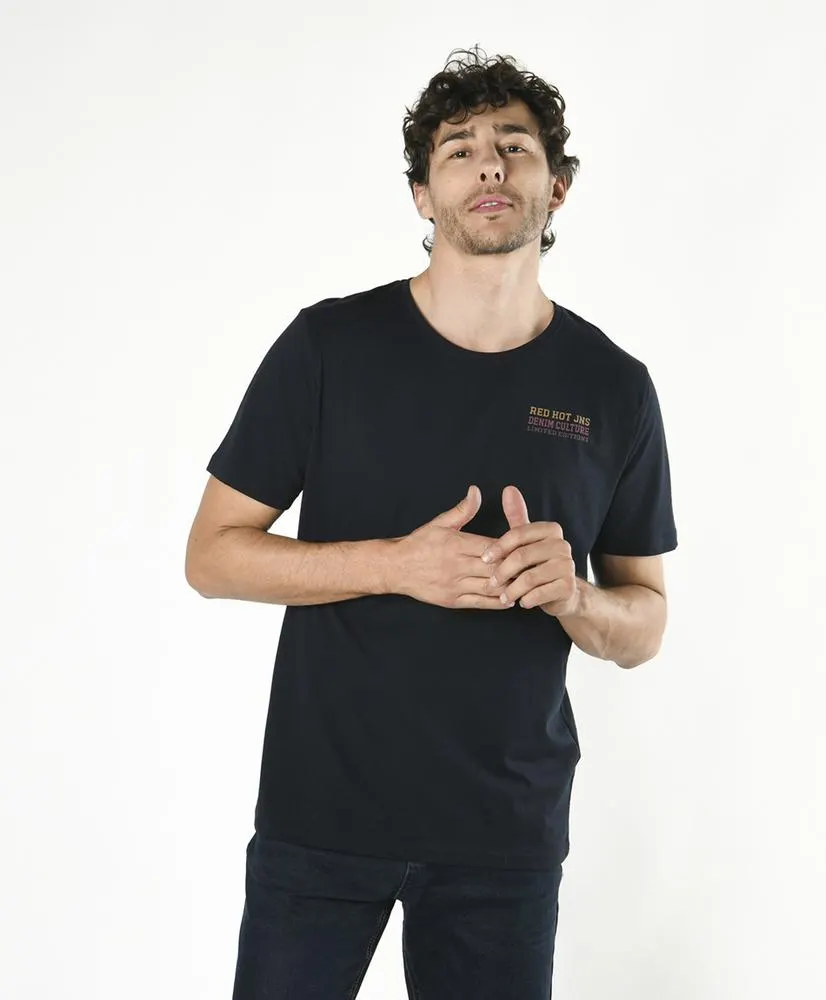 Polera hombre estampado red hot