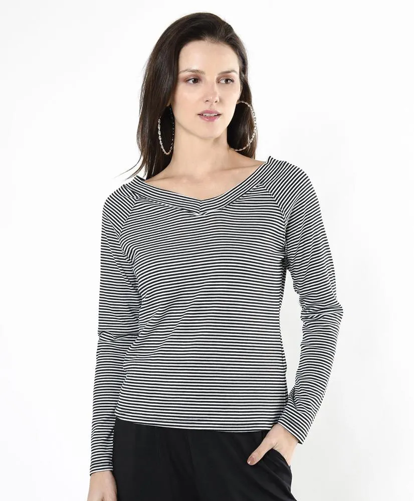 Polera mujer líneas cuello en v