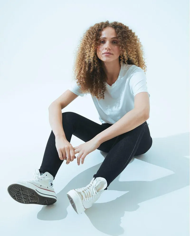 Jean oscuro cinco bolsillos para mujer