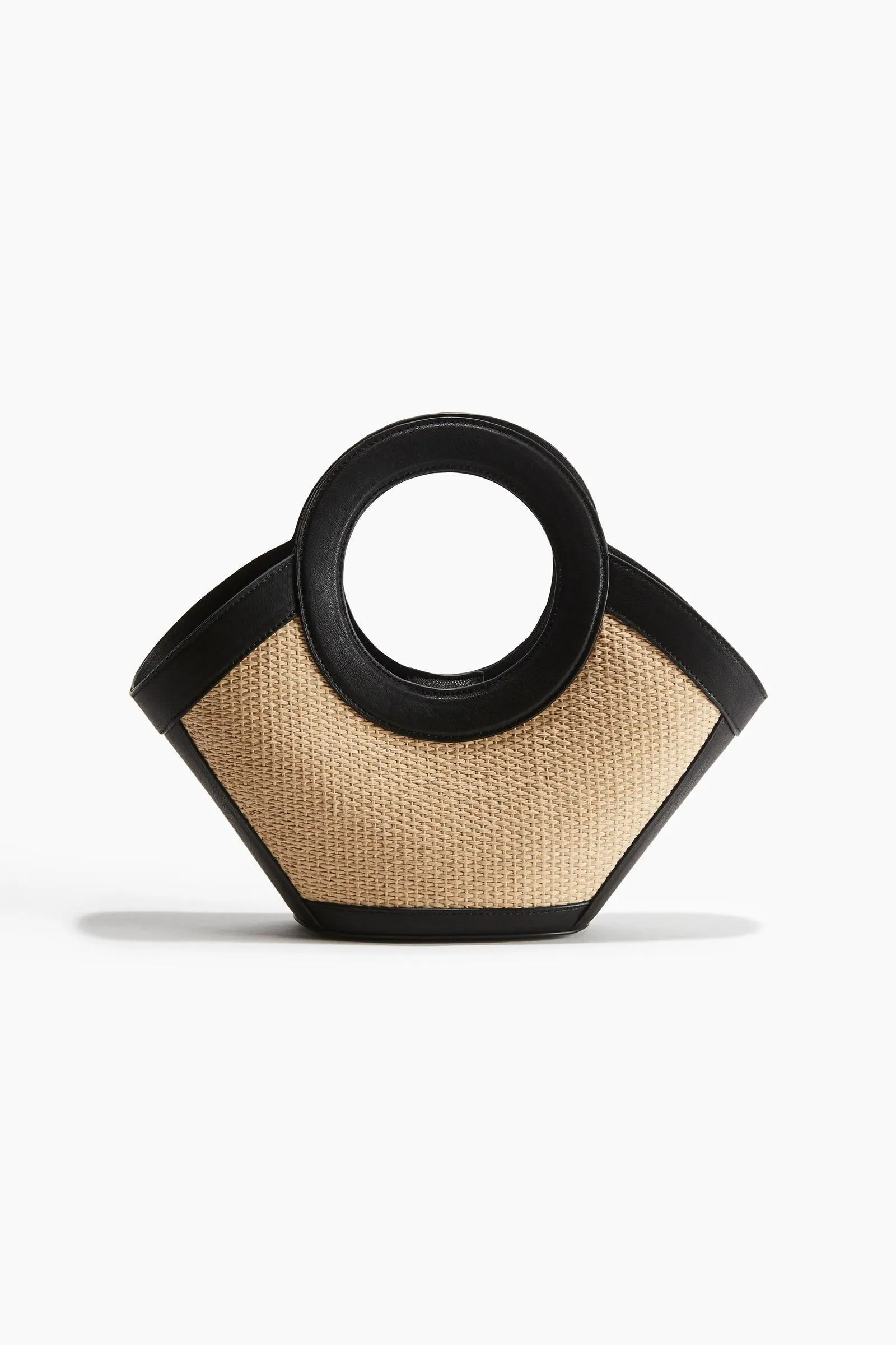 Cartera de paja con detalles revestidos