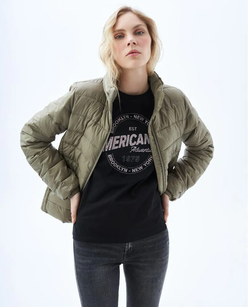 Chaqueta de cuello alto para mujer