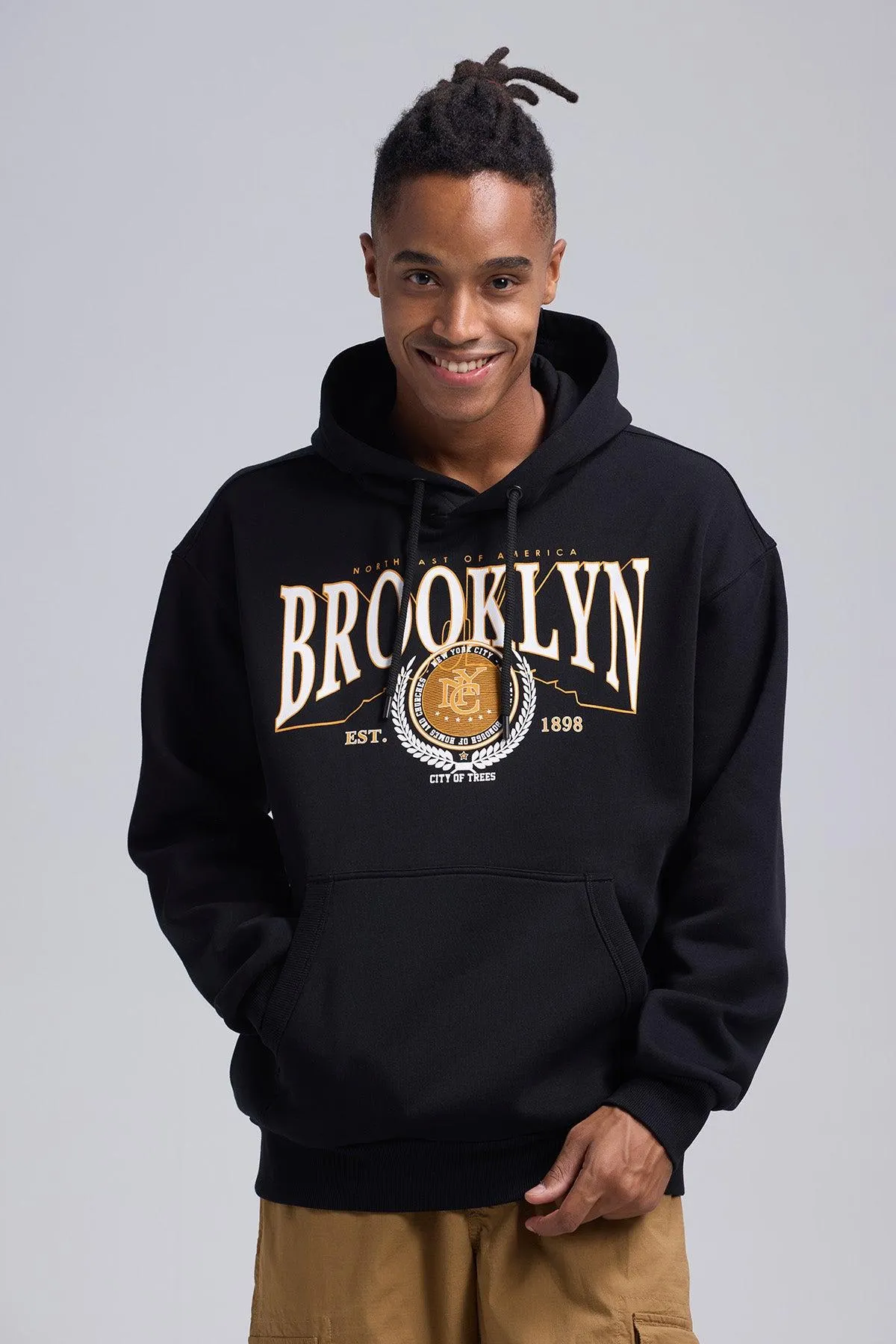 Polerón Hombre Print College Negro Asfalto