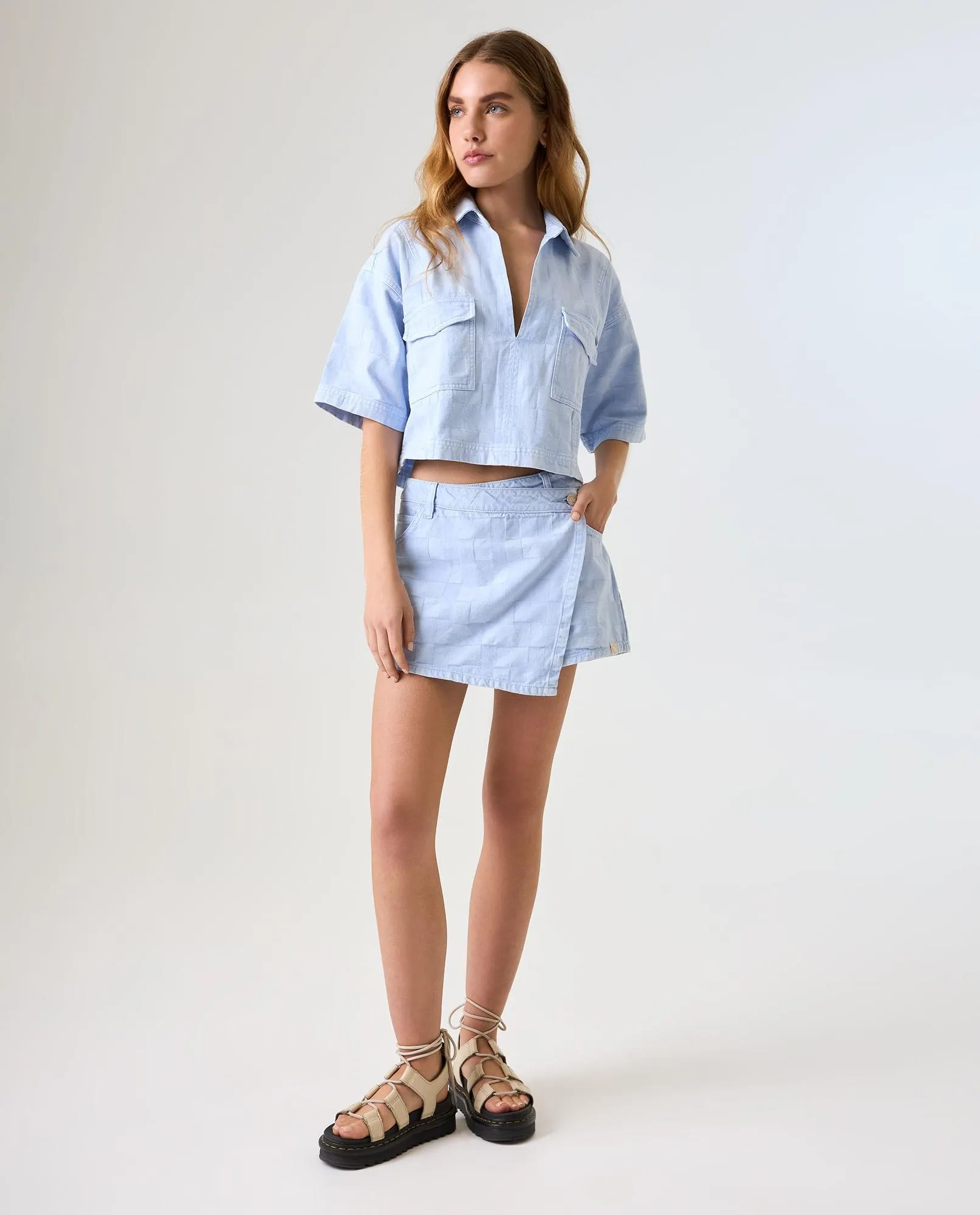 Camisa Boxy de tela texturizada a cuadros para mujer