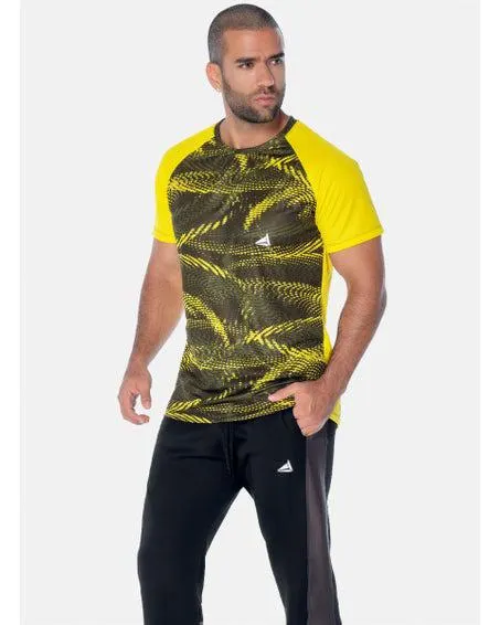 CAMISETA DEPORTIVA SIBLIMADA CON CORTES EN CONTRASTE