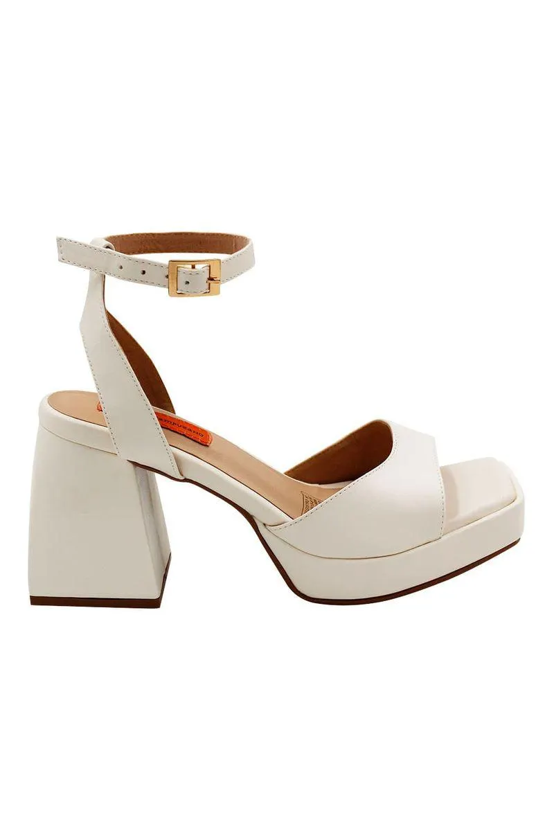 Sandalia tacon marfil Marisa