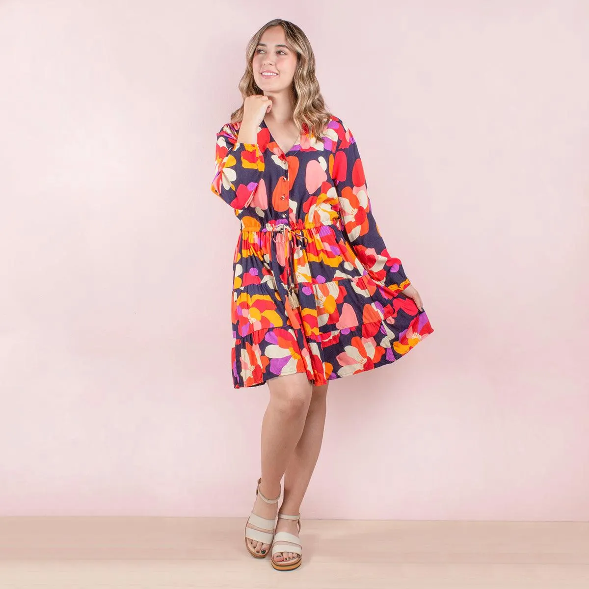 Vestido color azul con estampado multicolor