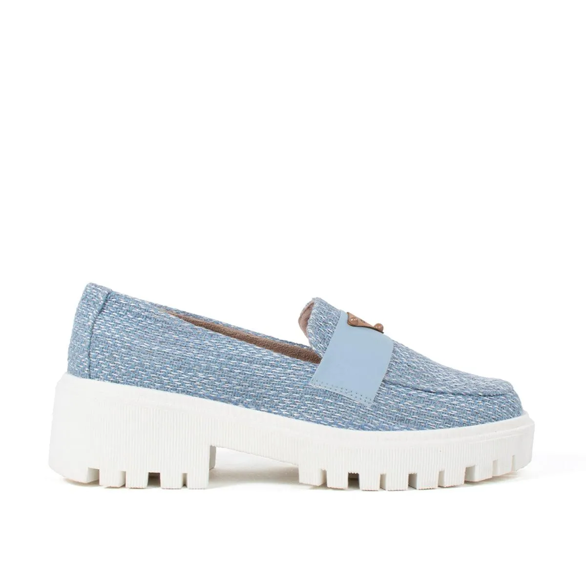 Mocasines de tejido color azul y suela blanca