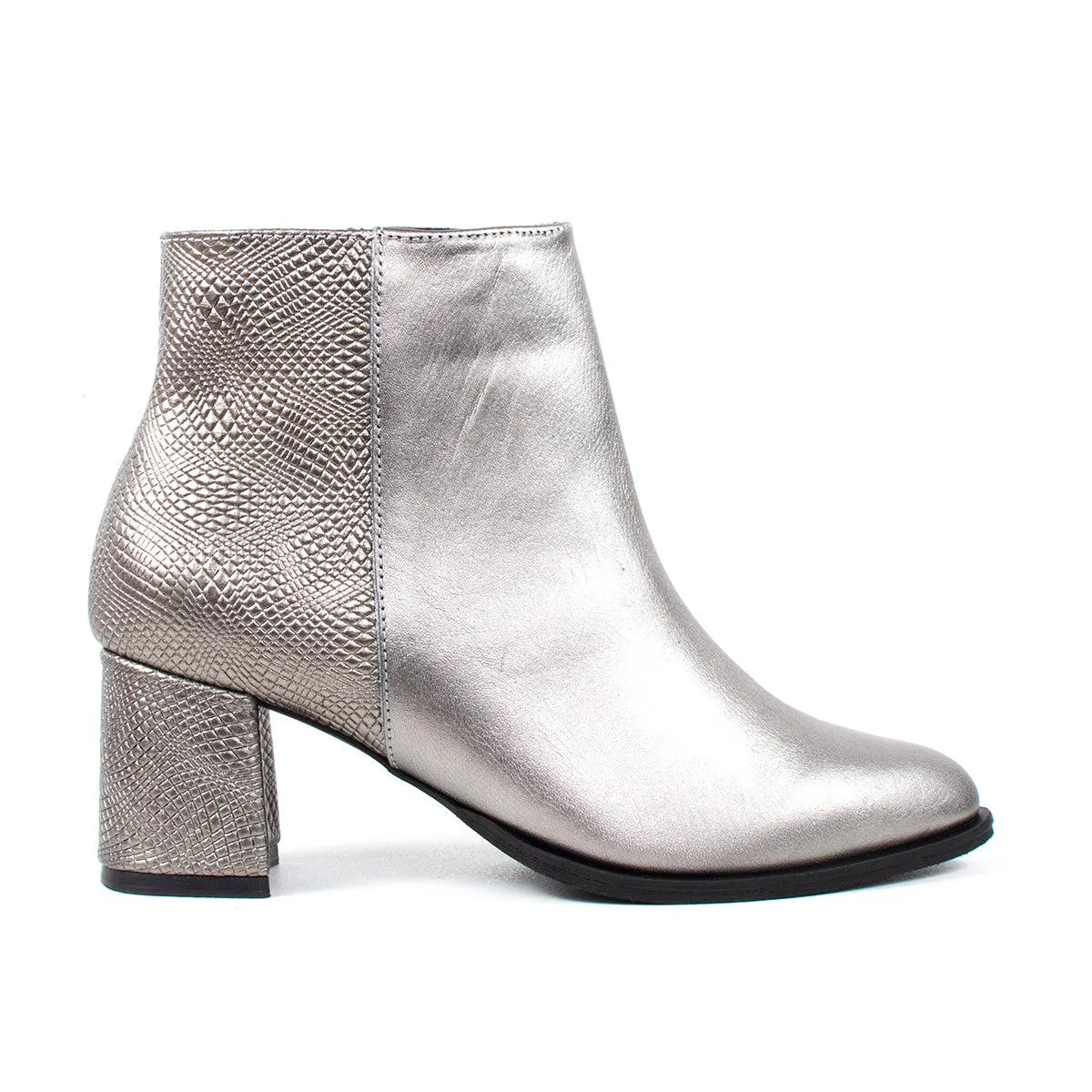 Botín de cuero color cañón fusil, para dama