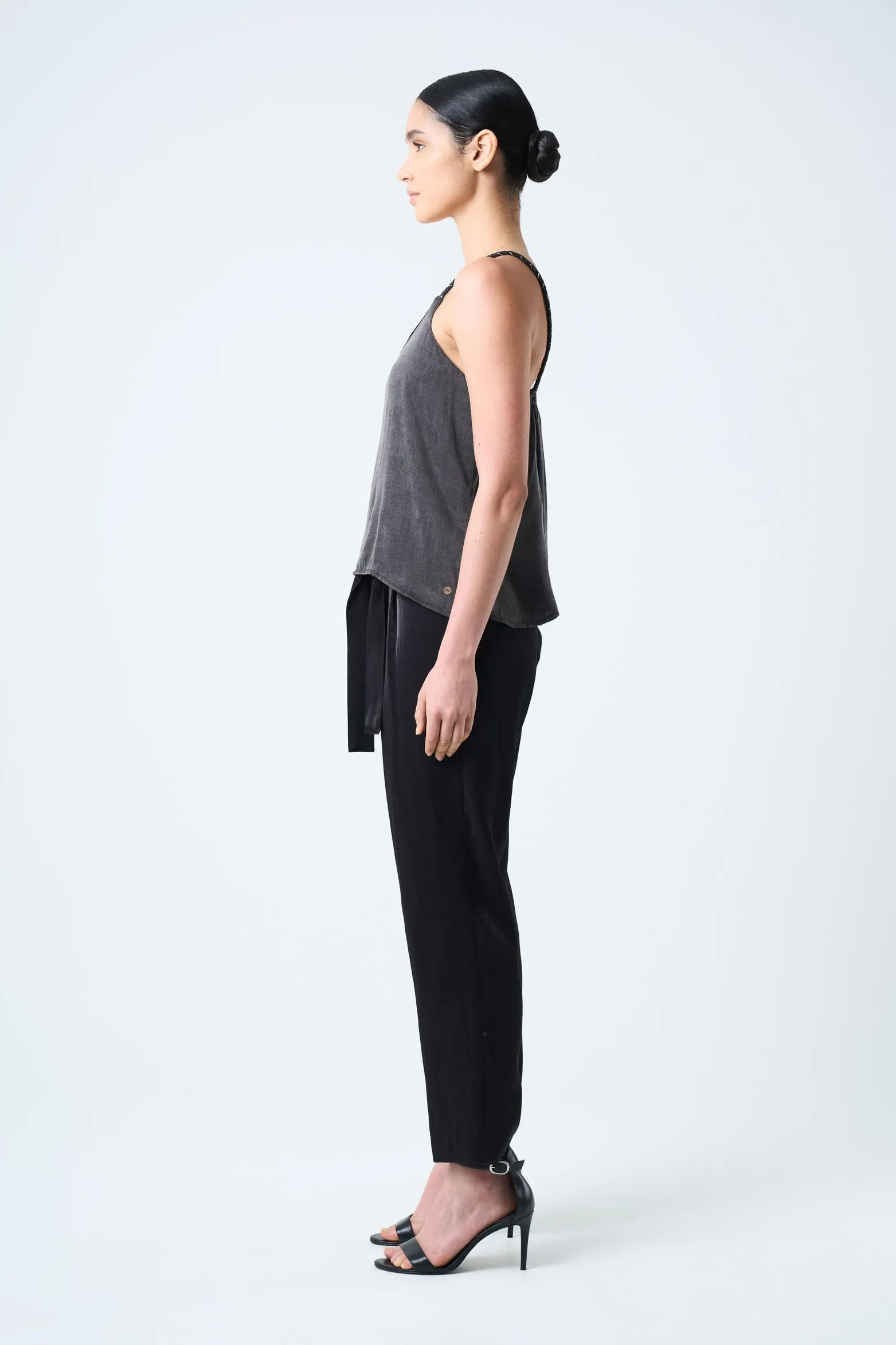 Camisa Aurora de tiras en tejido plano para mujer detalle millaré