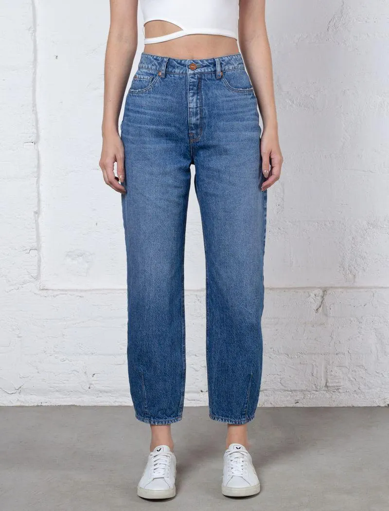 Jean Slouchy con corte en bota