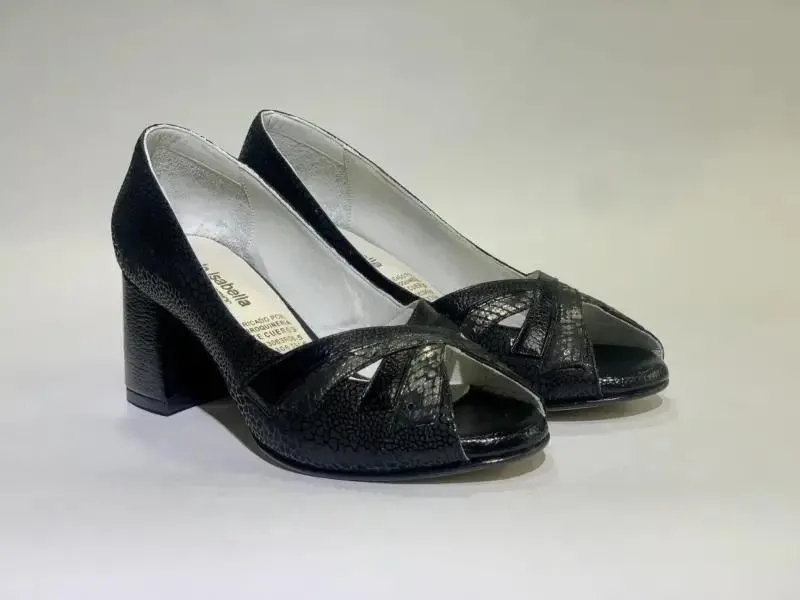 Zapato de tacòn en cuero