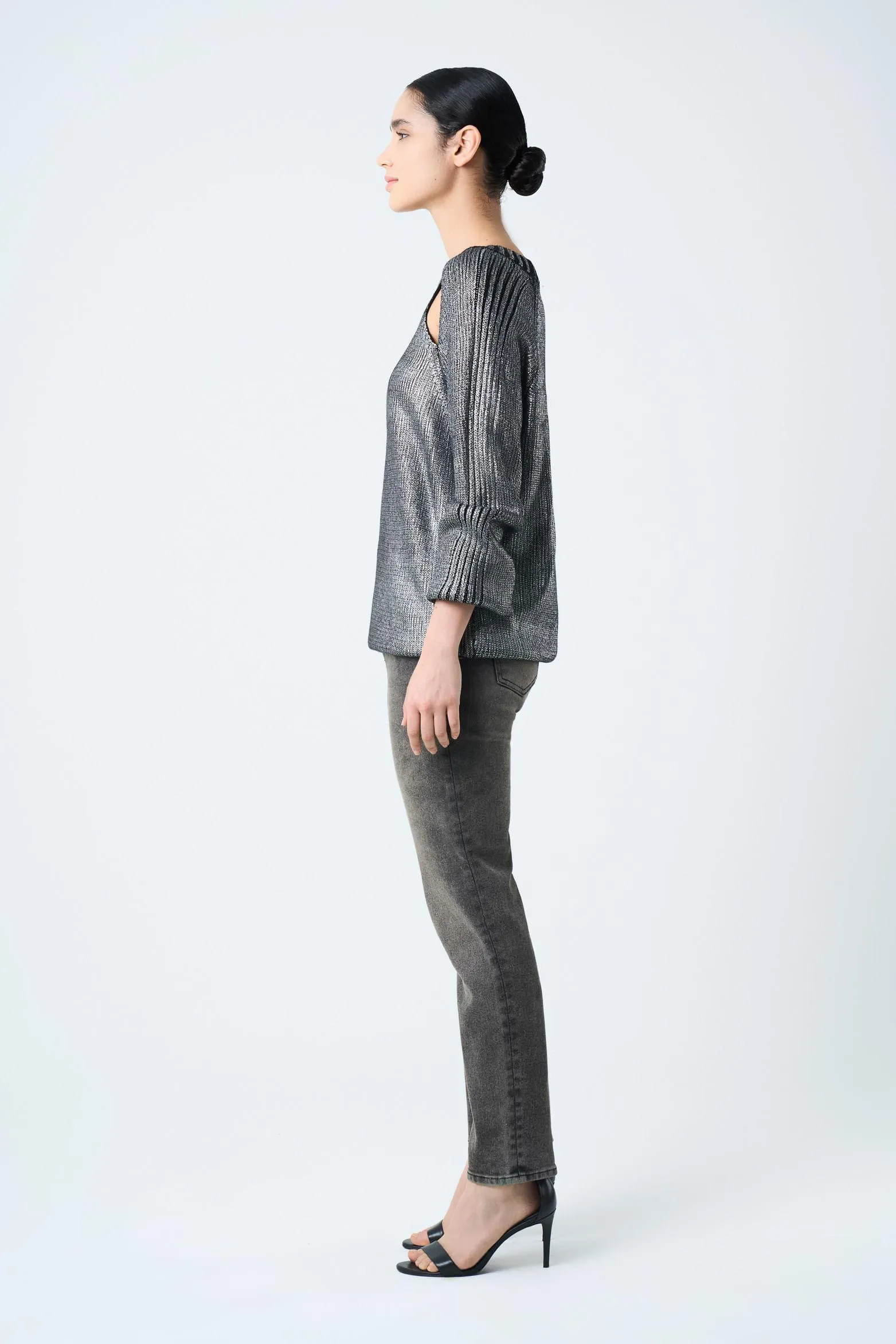 Jean grey silueta mom fit de algodón para mujer detalles cuero