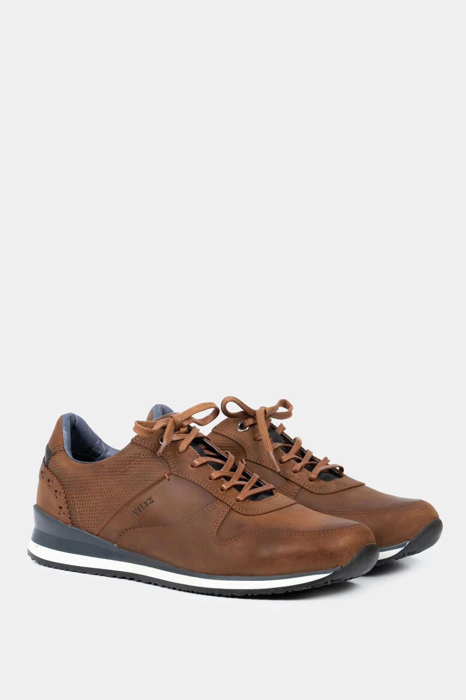 Tenis casual Cooper de cuero vintage Brandy