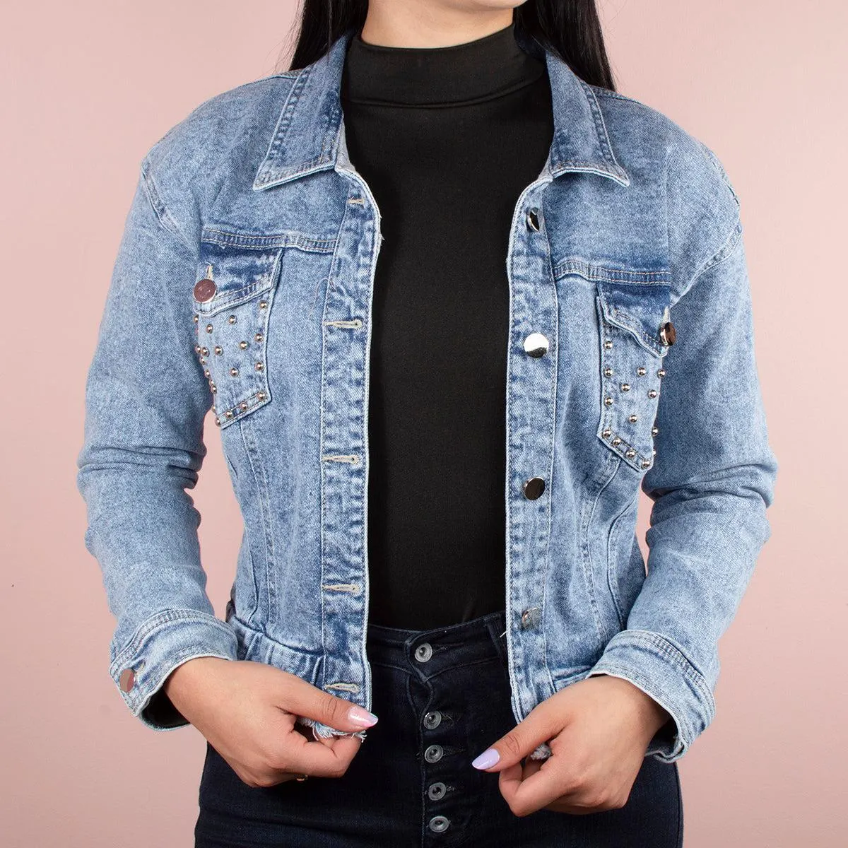 Chaqueta color azul detalles en bolsillo, para dama