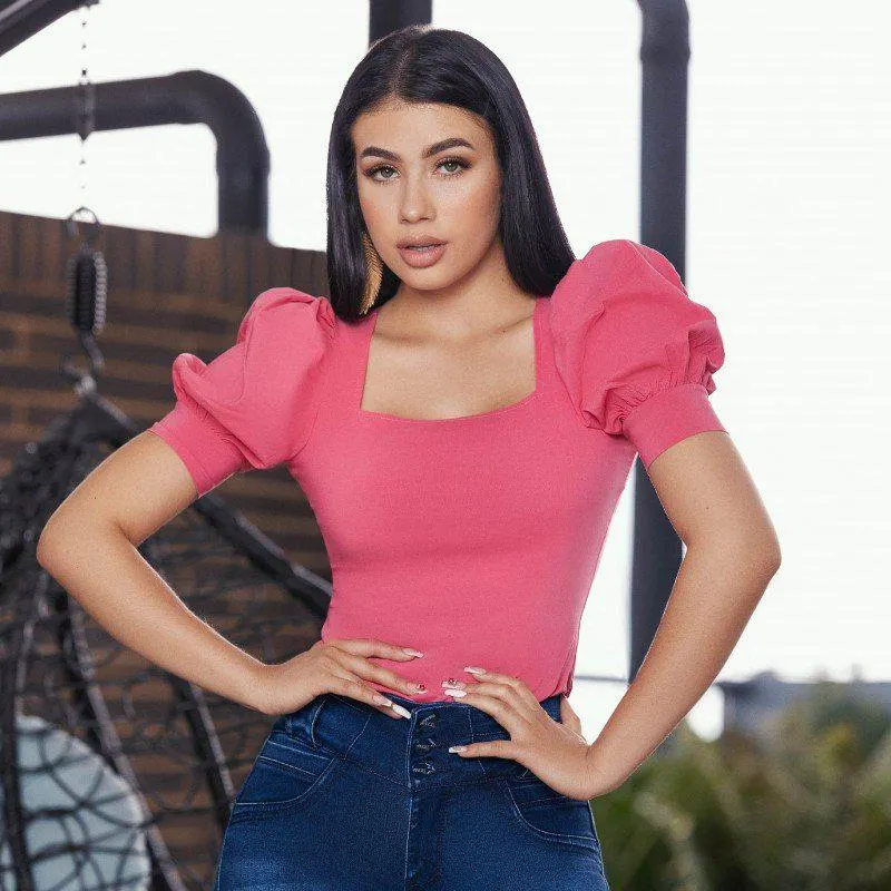 Blusa escote en cuadro, fajon efecto reductor abdomen, tela licrada , manga puff