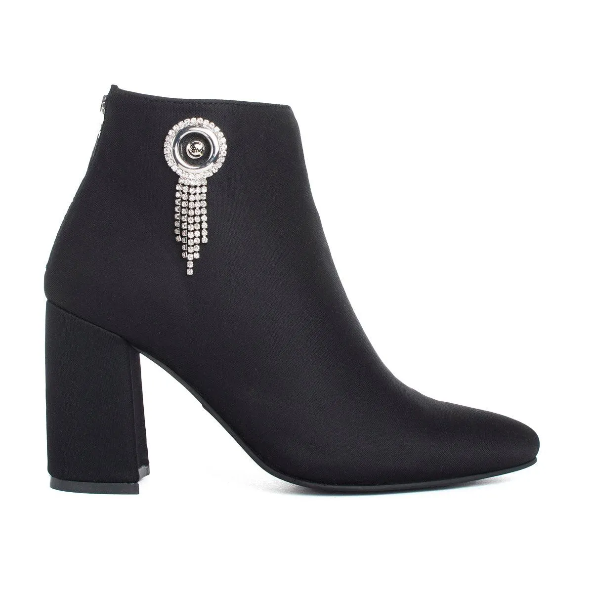 Botín detalle decorativo color negro, para dama