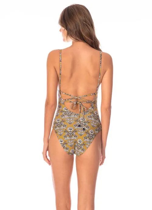 Ornate Flowering Parady V Wire One Piece