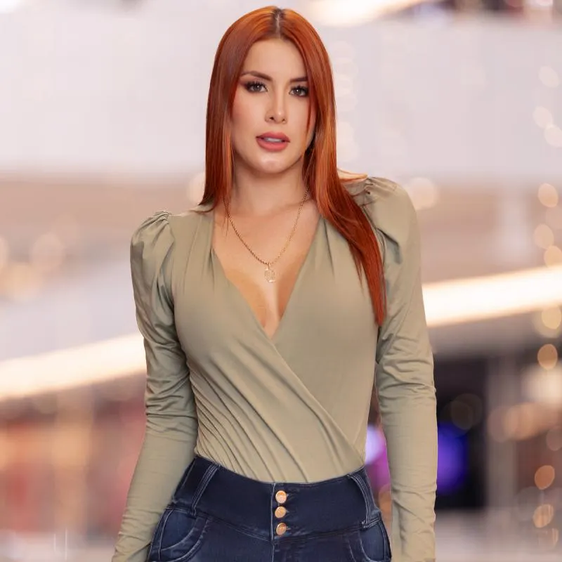 BLUSA ESCOTE EN V CRUZADO, MANGA LARGA PUFF