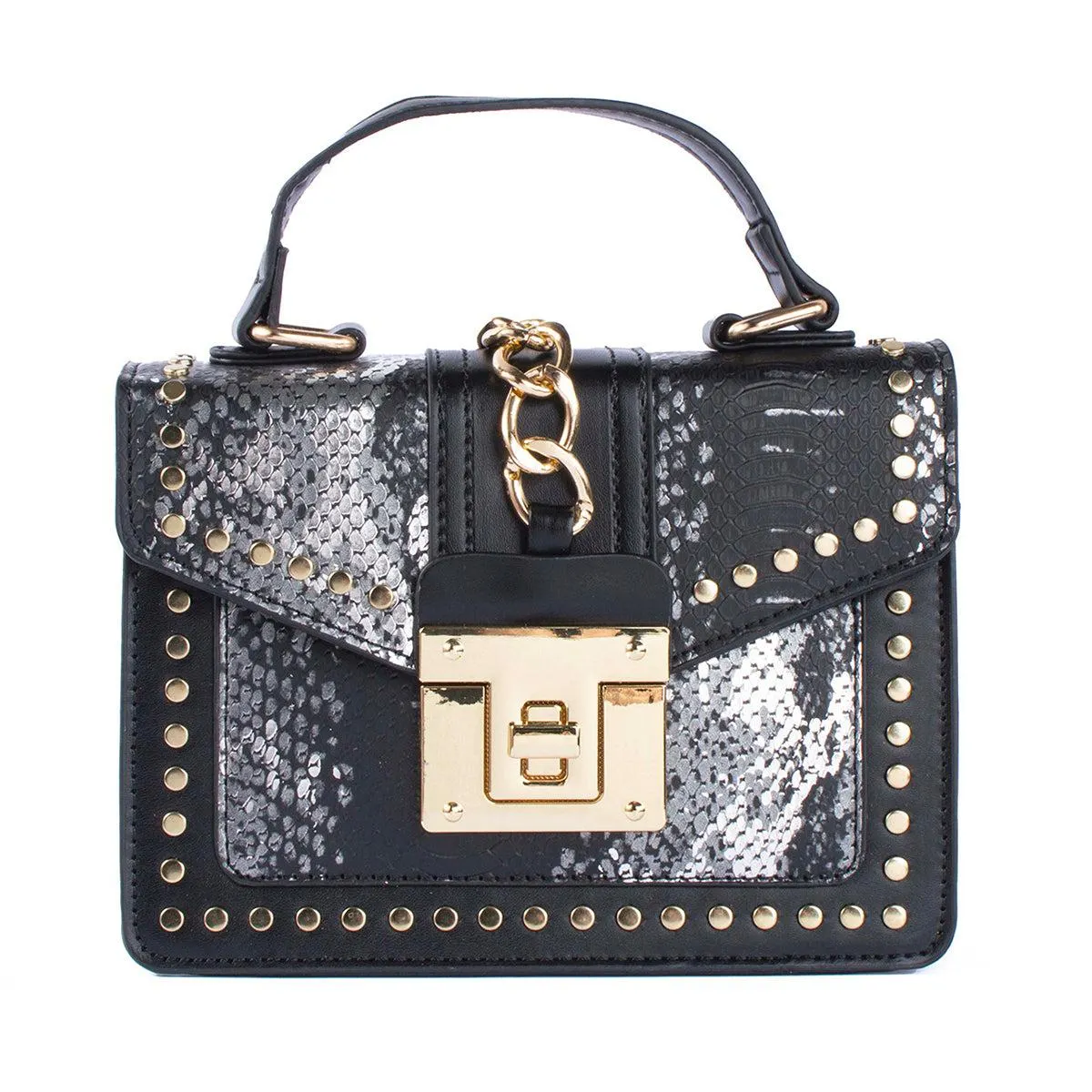 Bolso tipo bandolera color negro con taches y textura reptil