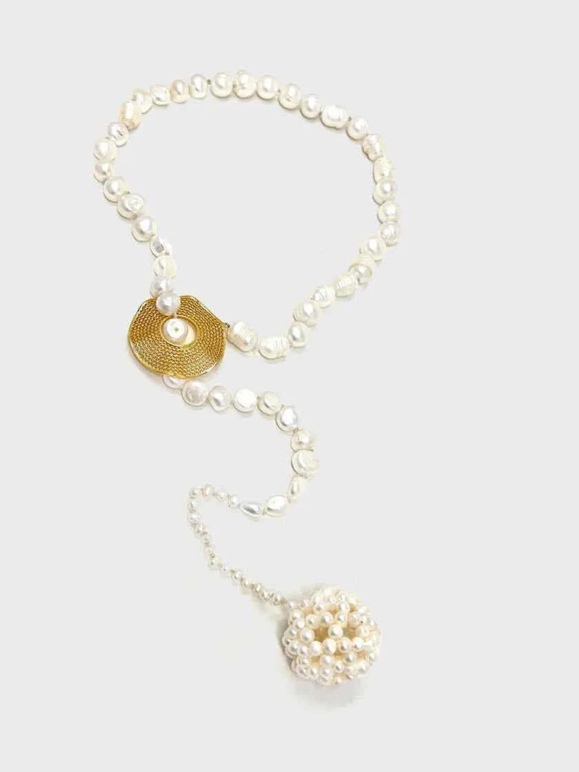 Collar de perlas tipo corbata