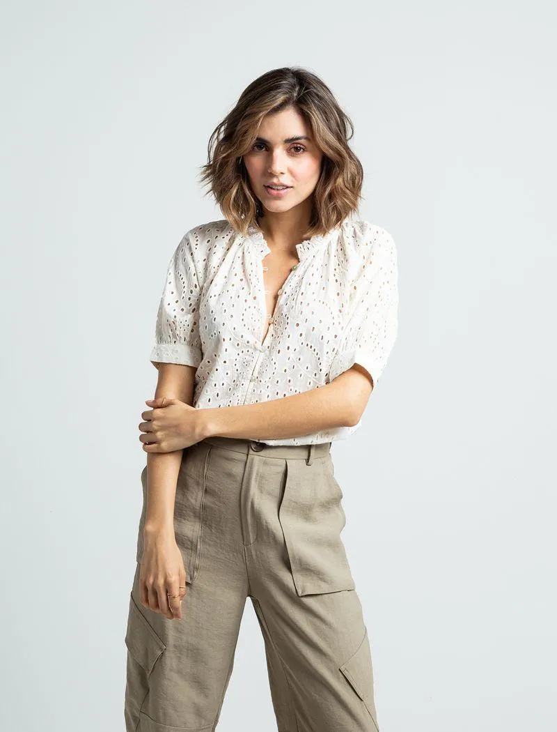 Camisa en ojalillo