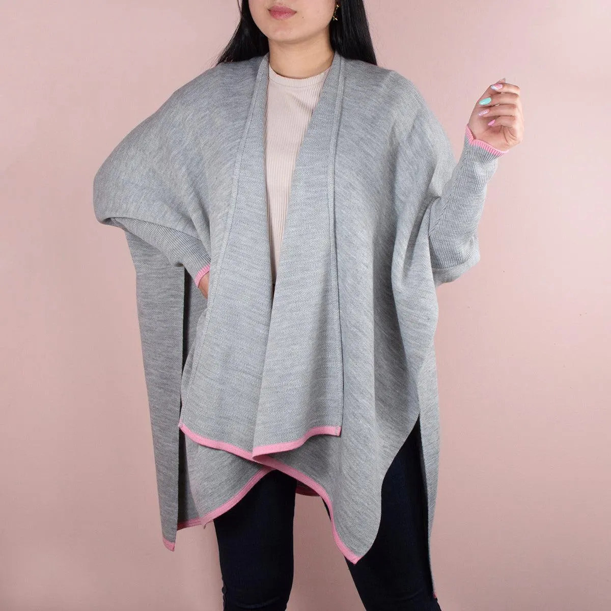 Ruana tipo chal tejido color gris, para dama