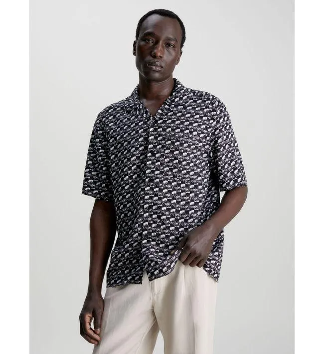 Camiseta Negro Boxy Con Estampado De Bolos