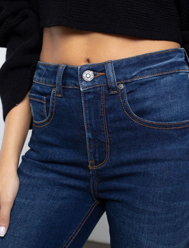 Jean Push Up en tono oscuro