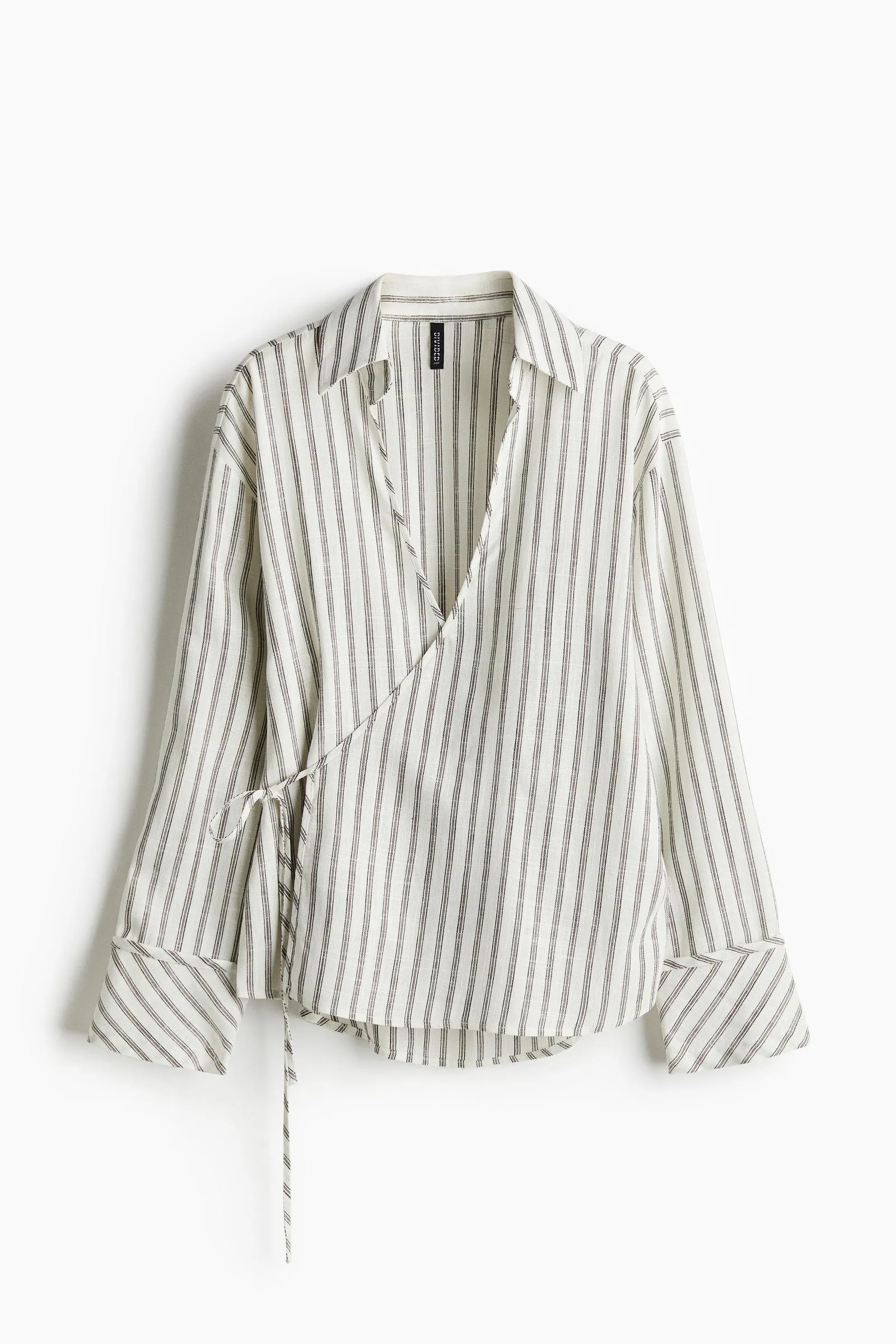 Camisa cruzada con tiras de anudar