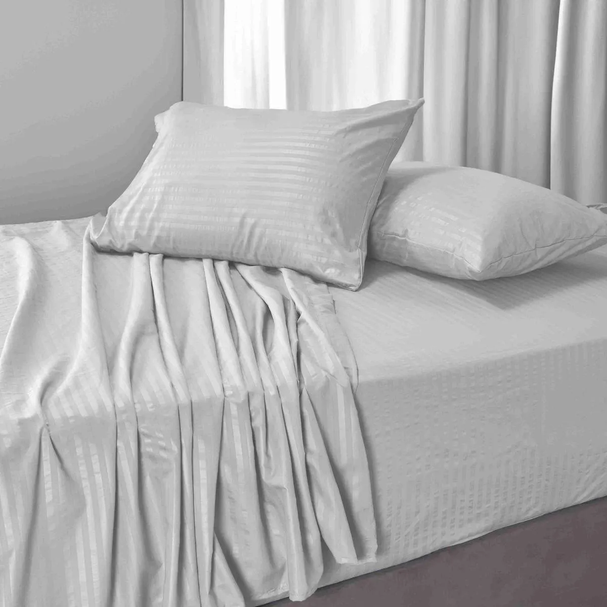 Juego de sábanas microfibra línea 1cm gris nieve