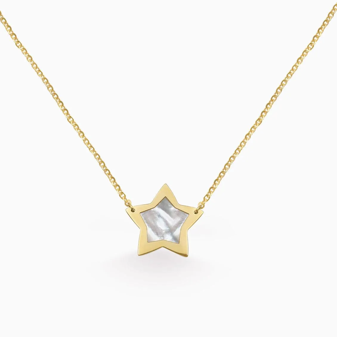 Collar en oro amarillo de 18K estrella con nácar