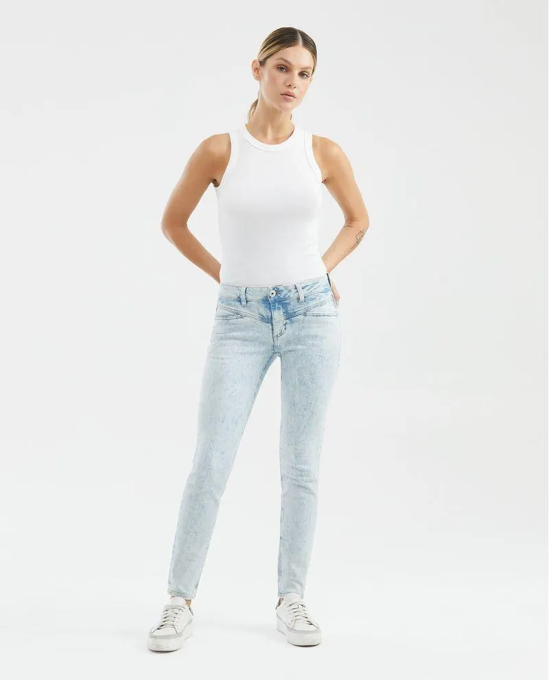 Jean de Mujer Low Rise, Rusty, Bota Skinny - Azul Claro Efecto Craquelado