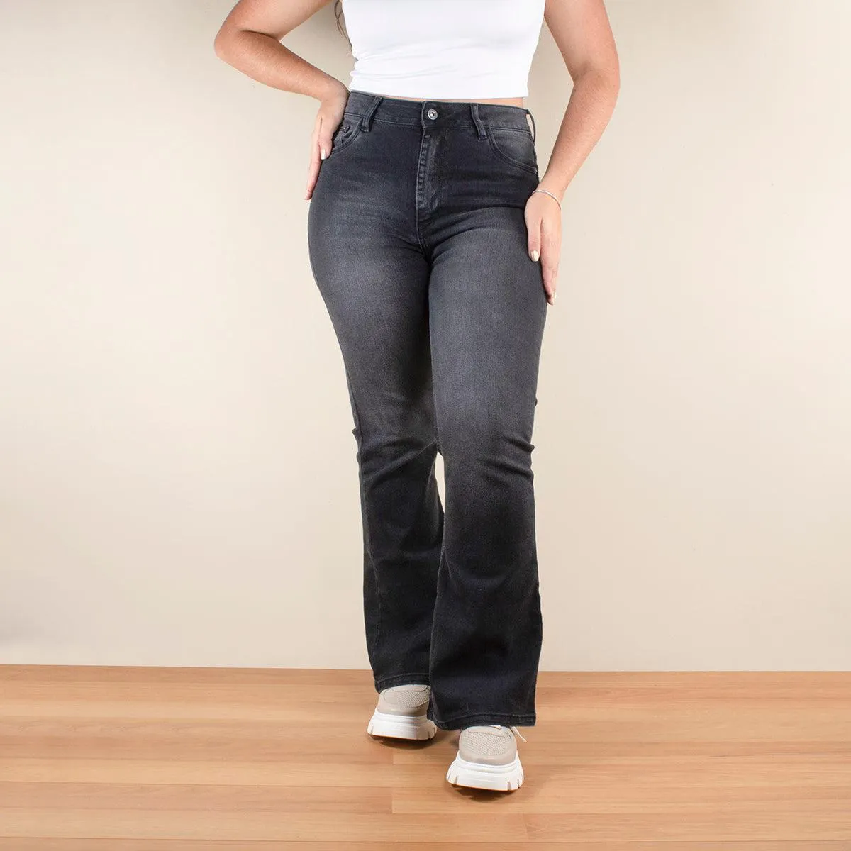 Jeans bota campana color negro