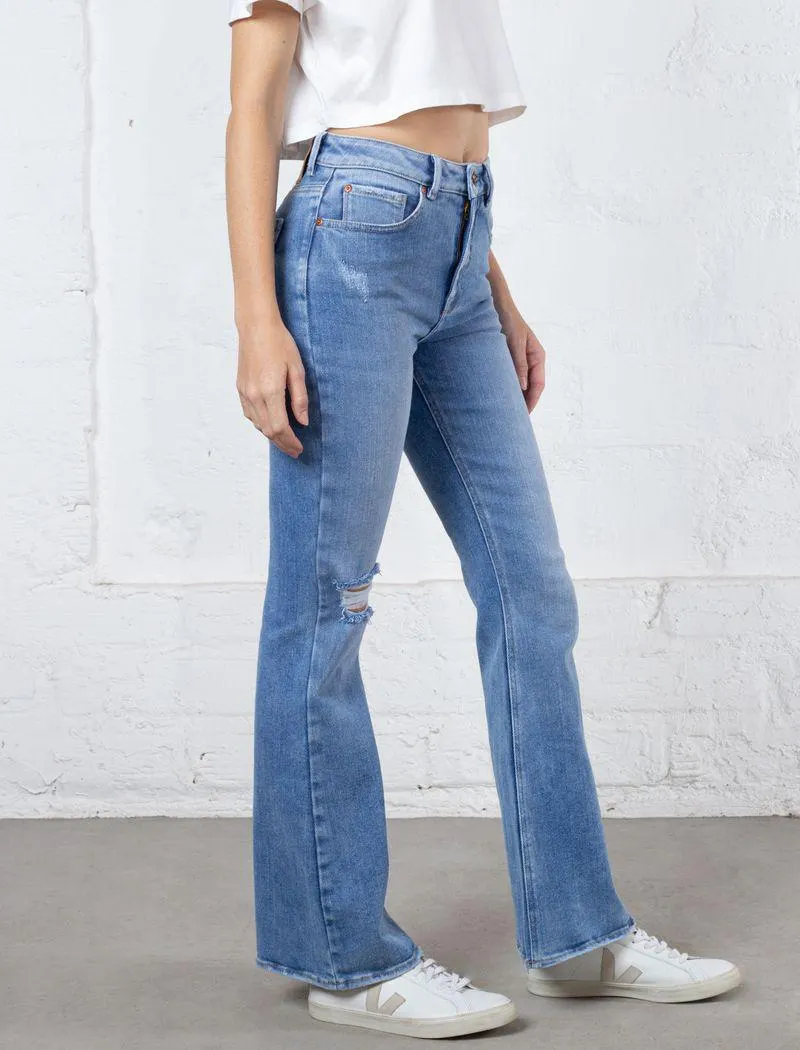 Jean Flare con rotos